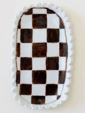 Chestnut Border Scallop Checkered Ring Dish